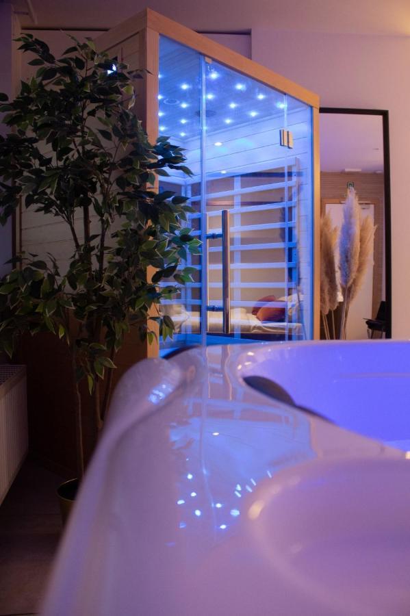 Spa Palawan Prive Avec Jacuzzi Et Sauna Liege Hotel Bagian luar foto